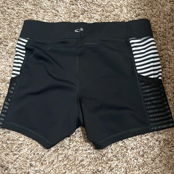 Spandex - Picture 2 of 2